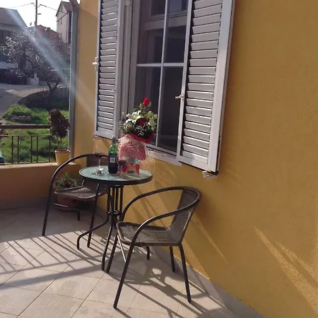 Appartement Tina Kali